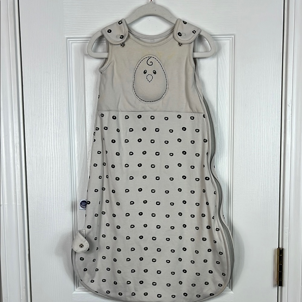 Nested bean Zen sack classic size 0-6M. Tan with circles. Zips with snaps